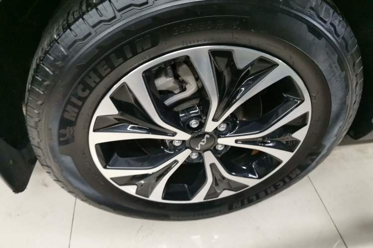 Used Kia Carnival 2021 2.0T Flagship Edition Right Rear Wheel Hub