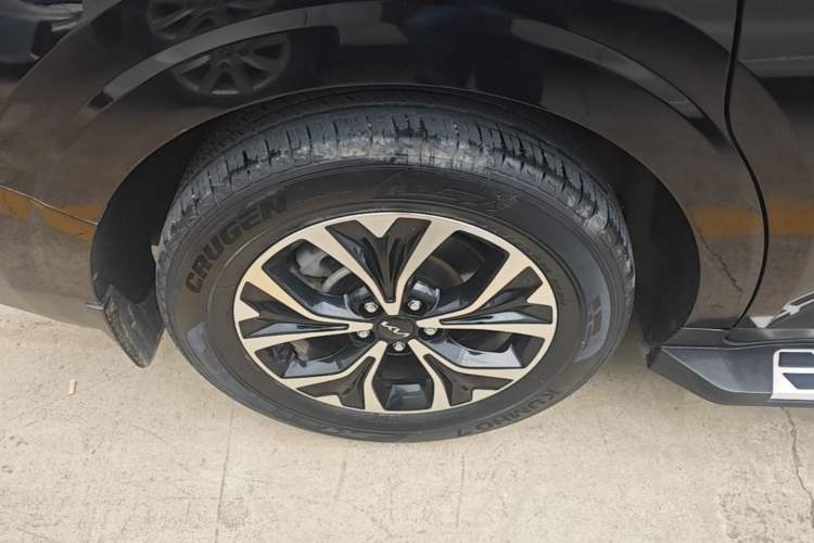 Used Kia Carnival 2021 2.0T Luxury Edition Right Rear Wheel Hub