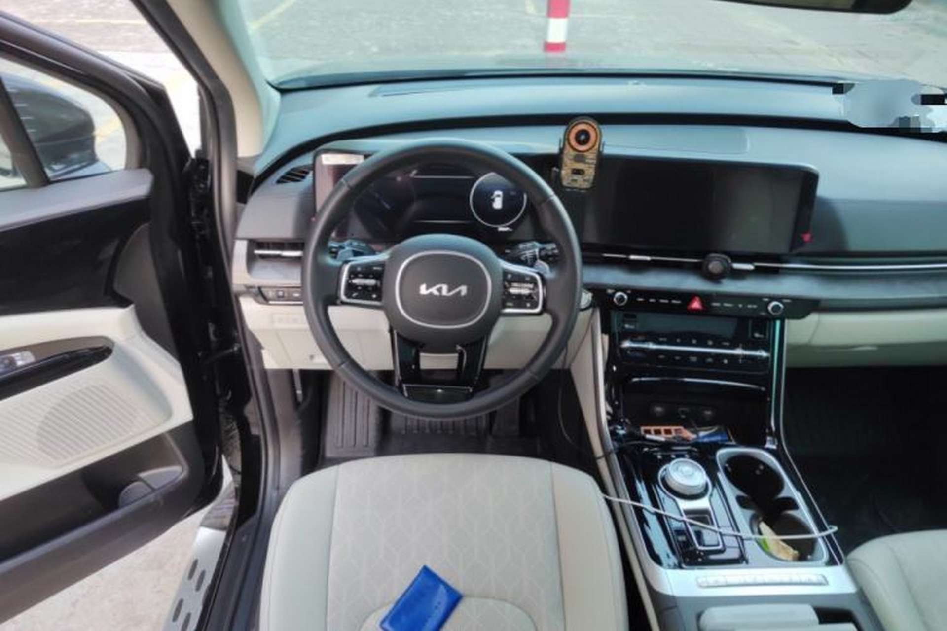 Used Kia Carnival 2021 2.0T Luxury Tech Edition Steering Wheel