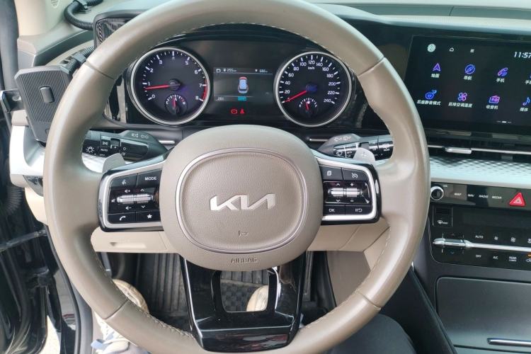 Used Kia Carnival 2021 2.0T Luxury Edition Steering Wheel