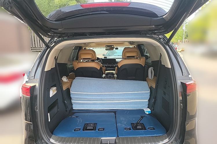 Used Kia Carnival 2021 2.0T Luxury Tech Edition Trunk