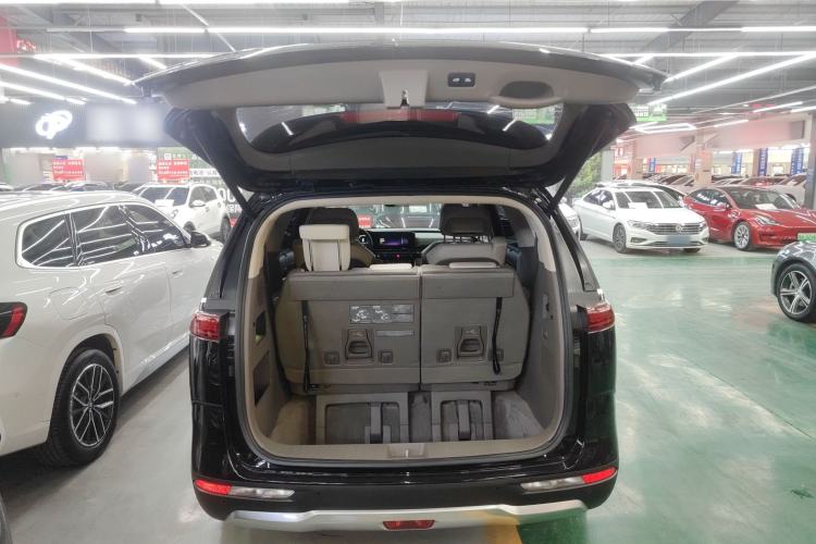 Used Kia Carnival 2021 2.0T Flagship Edition Trunk