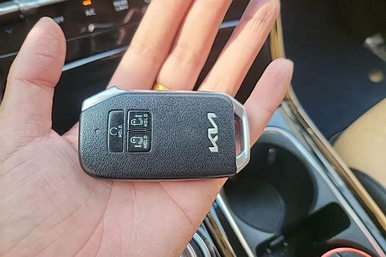 Used Kia Carnival 2021 2.0T Luxury Tech Edition Vehicle Key