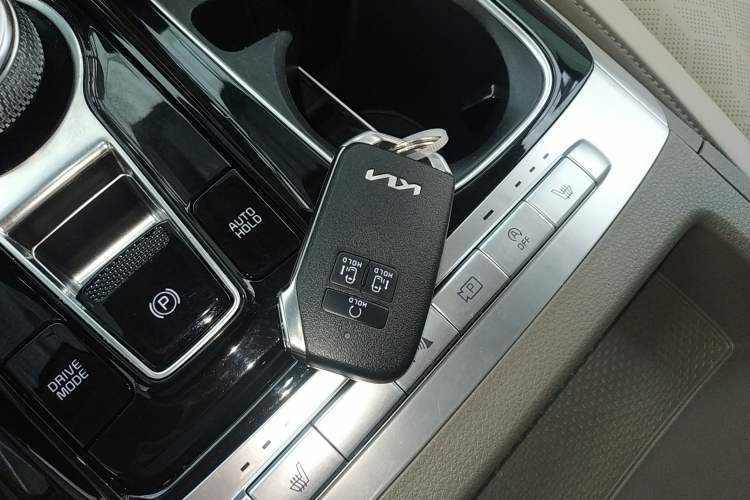 Used Kia Carnival 2021 2.0T Luxury Edition Vehicle Key
