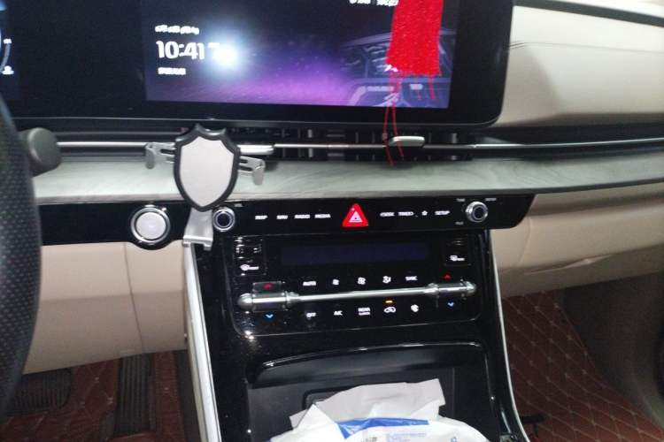 Used Kia Carnival 2021 2.0T Flagship Edition Audio And AC Panel