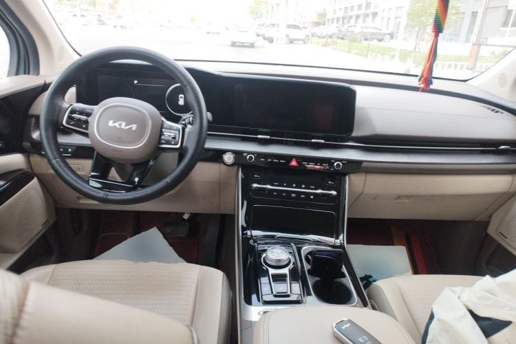 Used Kia Carnival 2021 2.0T Flagship Edition Center Console