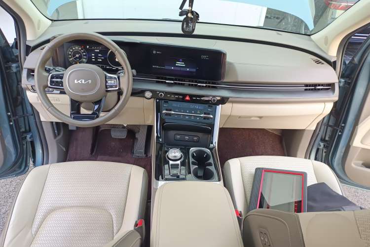 Used Kia Carnival 2021 2.0T Flagship Edition Center Console