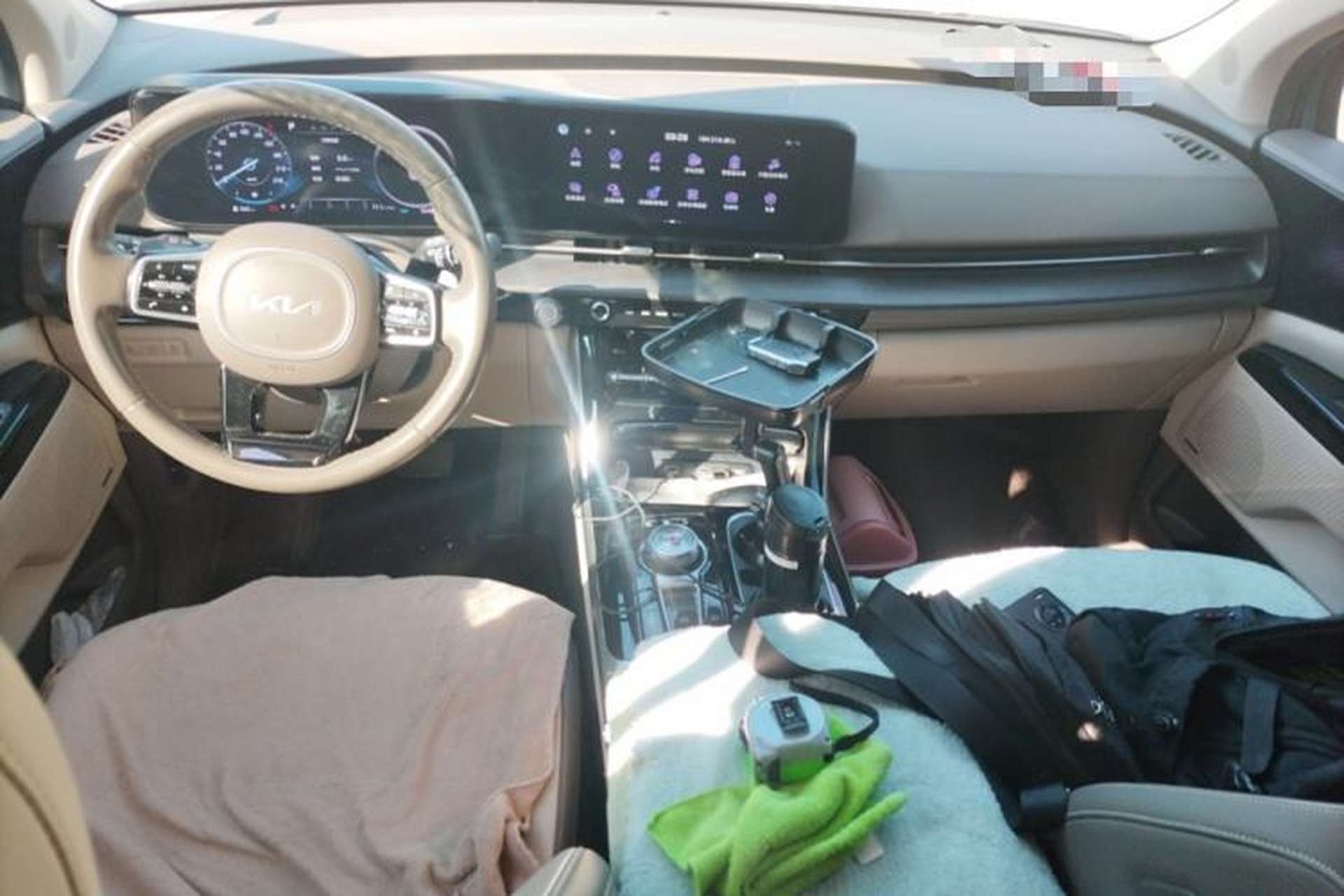 Used Kia Carnival 2021 2.0T Flagship Edition Center Console