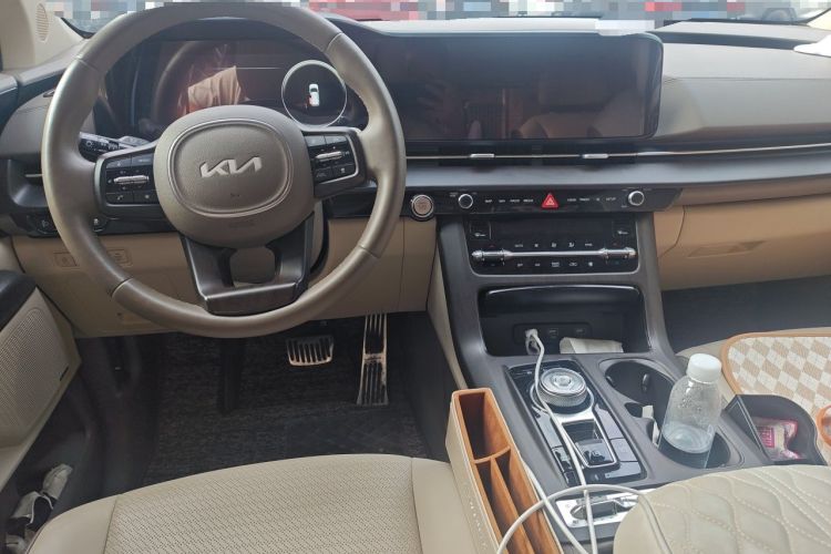 Used Kia Carnival 2021 2.0T Flagship Edition Center Console