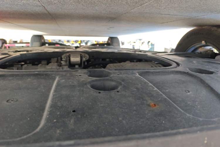 Used Kia Carnival 2021 2.0T Flagship Edition Chassis Front