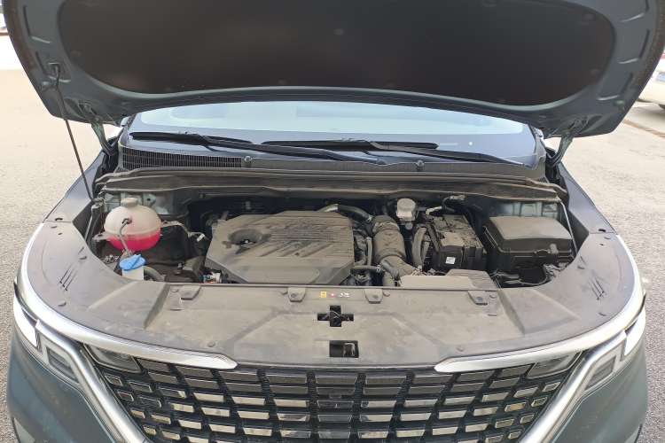 Used Kia Carnival 2021 2.0T Flagship Edition Engine Bay