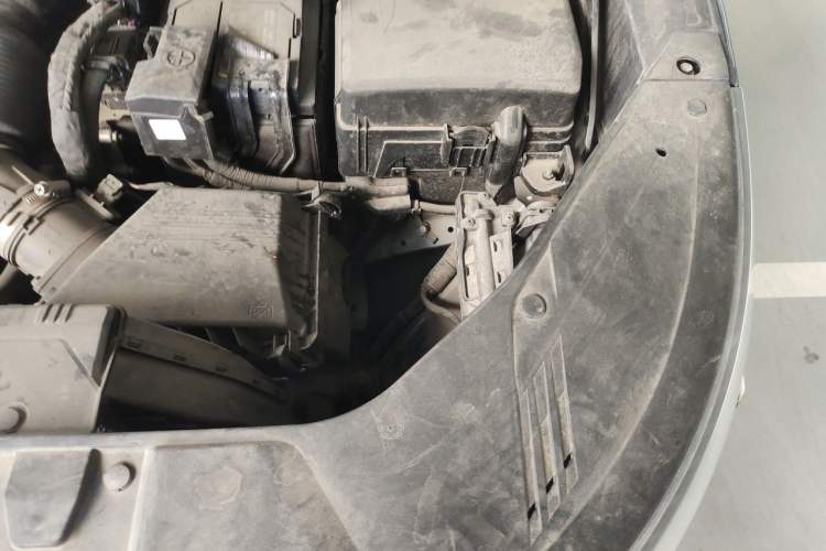 Used Kia Carnival 2021 2.0T Flagship Edition Engine Bay Left