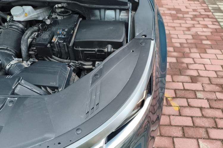 Used Kia Carnival 2021 2.0T Flagship Edition Engine Bay Left