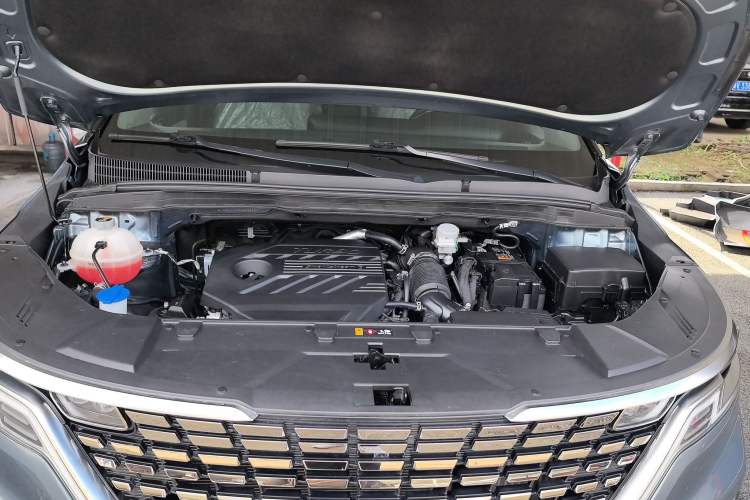 Used Kia Carnival 2021 2.0T Luxury Tech Edition Engine Bay
