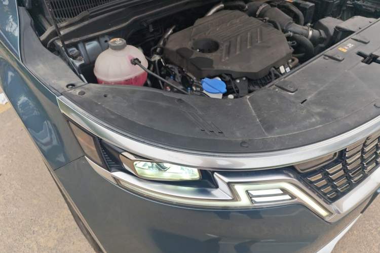 Used Kia Carnival 2021 2.0T Luxury Tech Edition Engine Bay Right