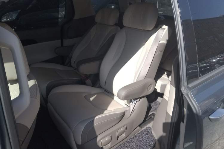 Used Kia Carnival 2021 2.0T Flagship Edition Left Rear Seat