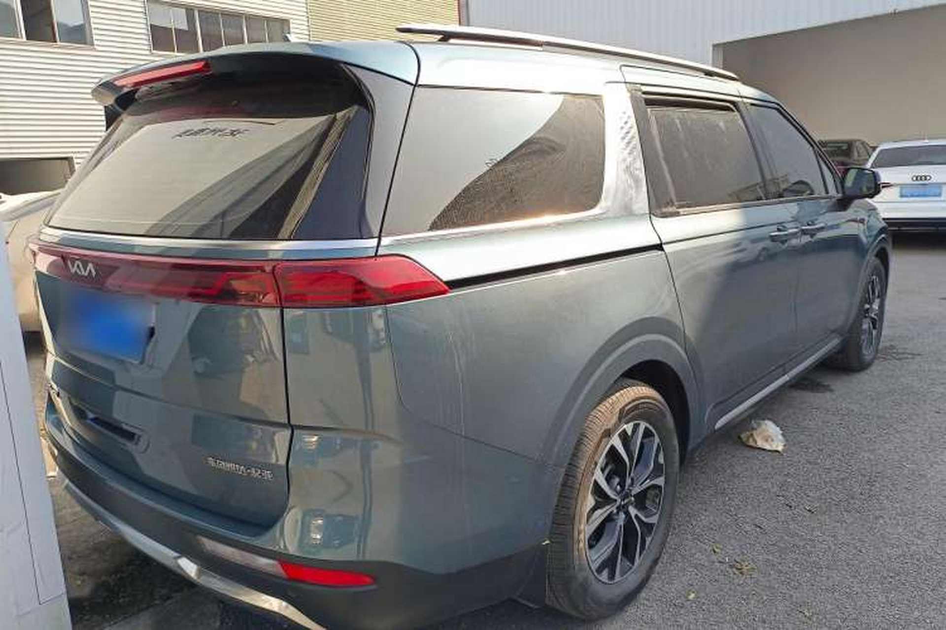 Used Kia Carnival 2021 2.0T Flagship Edition Rear Right 45 Deg