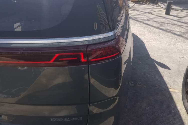 Used Kia Carnival 2021 2.0T Flagship Edition Right Rear Taillight