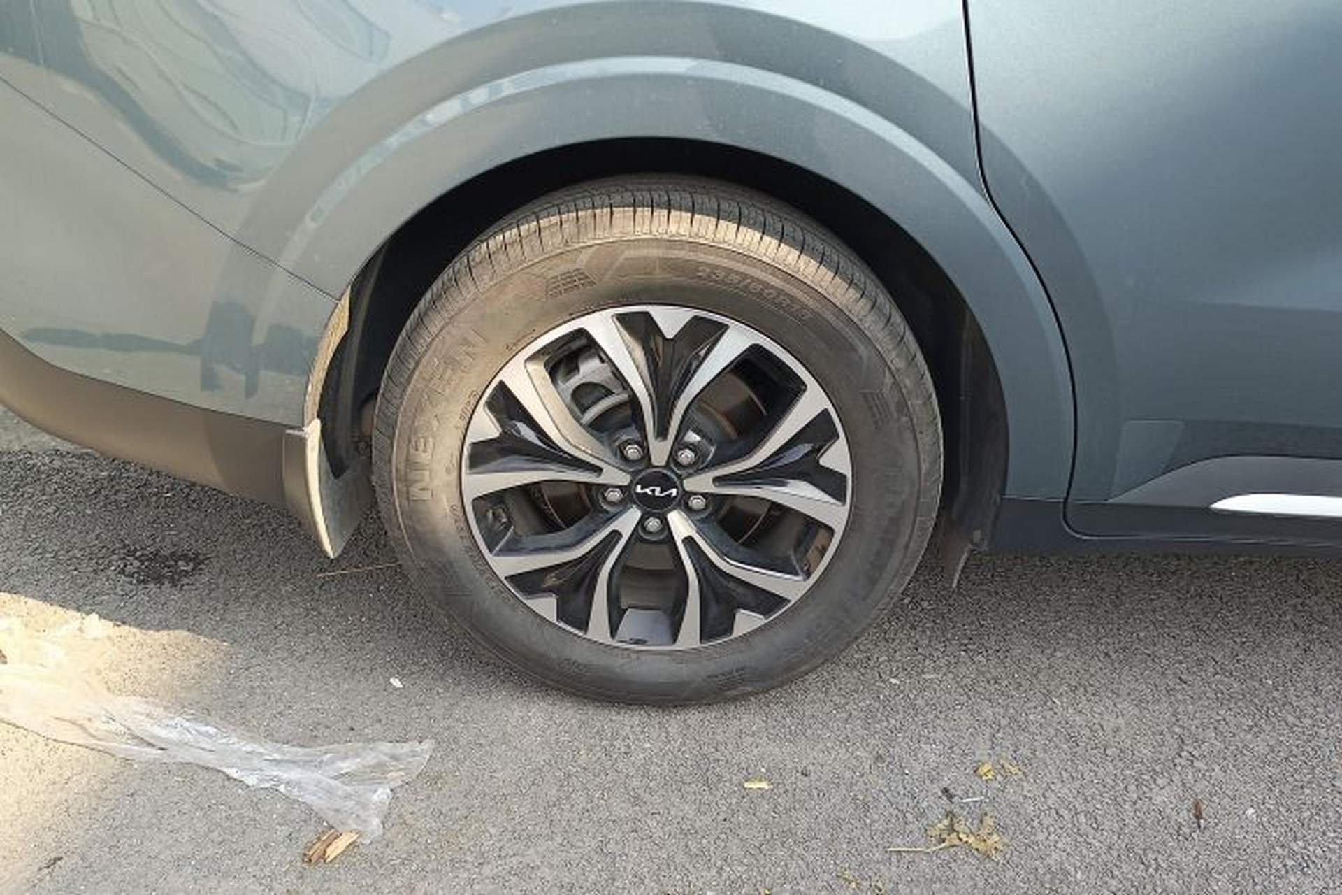 Used Kia Carnival 2021 2.0T Flagship Edition Right Rear Wheel Hub