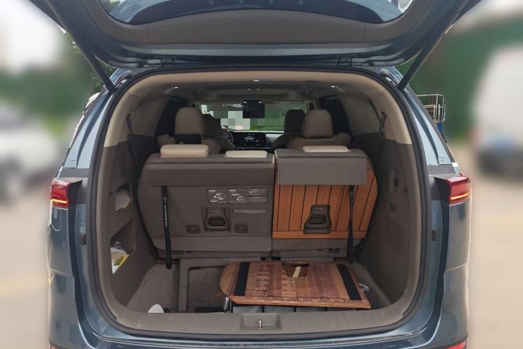 Used Kia Carnival 2021 2.0T Luxury Tech Edition Trunk