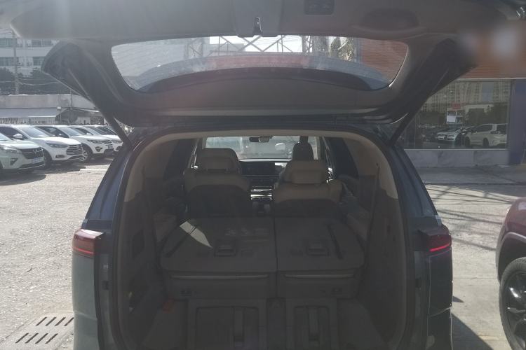 Used Kia Carnival 2021 2.0T Flagship Edition Trunk