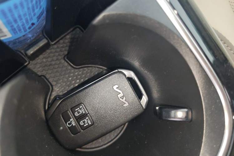 Used Kia Carnival 2021 2.0T Luxury Tech Edition Vehicle Key