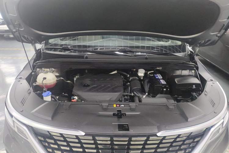 Used Kia Carnival 2021 2.0T Luxury Edition Engine Bay