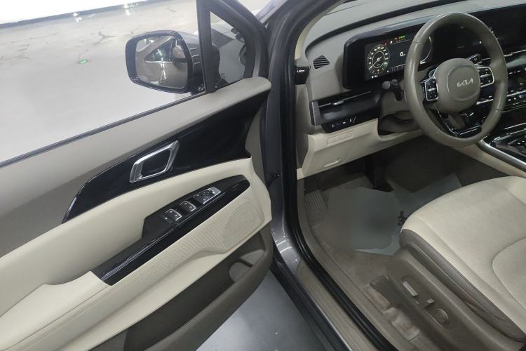 Used Kia Carnival 2021 2.0T Luxury Edition Interior 3