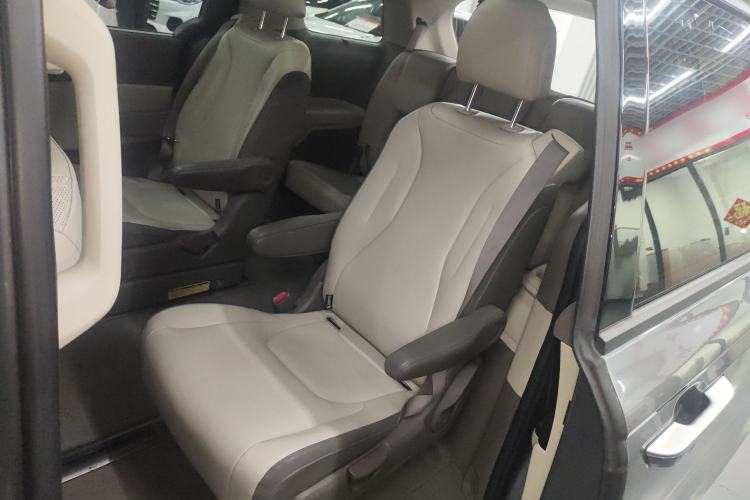 Used Kia Carnival 2021 2.0T Luxury Edition Interior 4