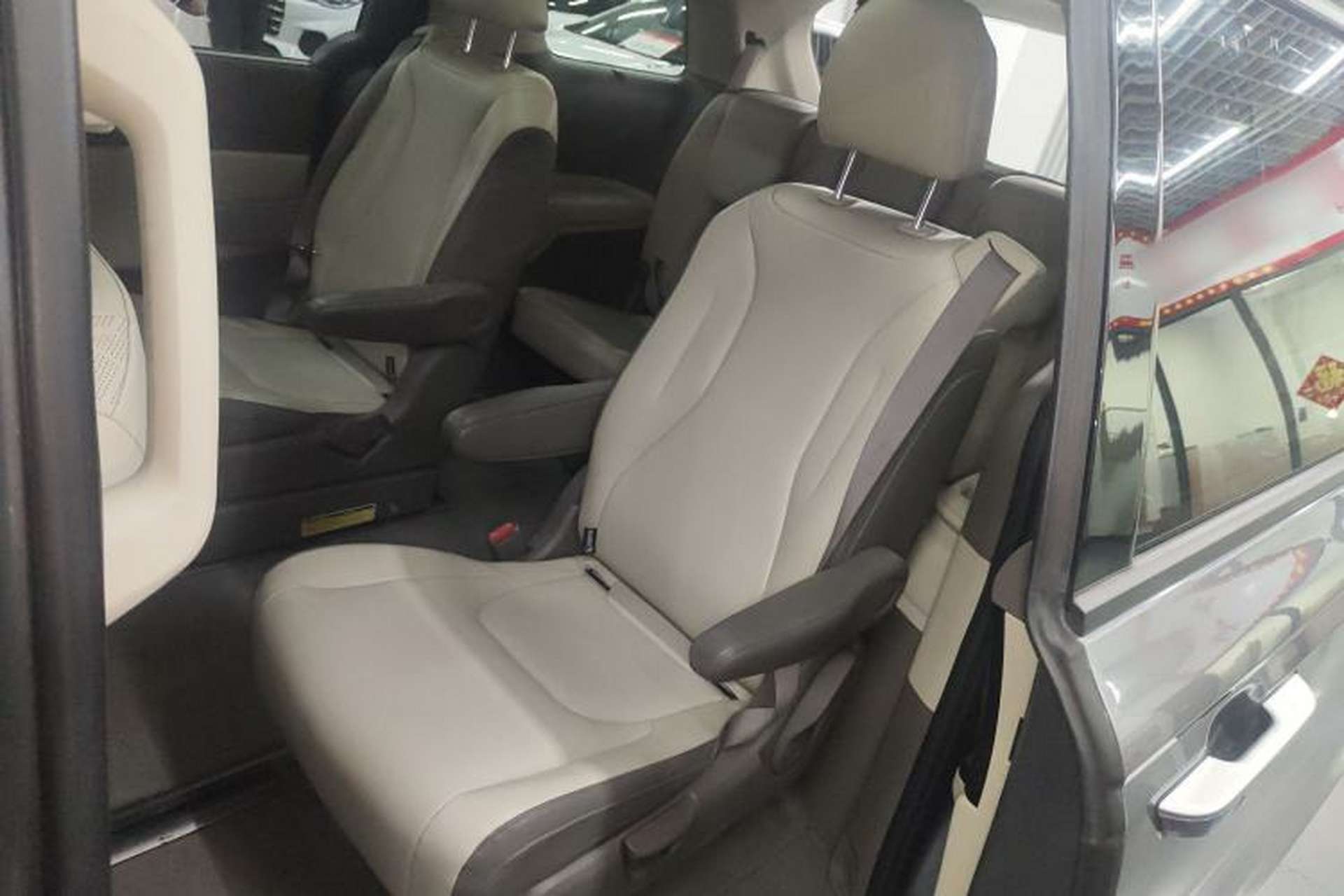 Used Kia Carnival 2021 2.0T Luxury Edition Interior 4