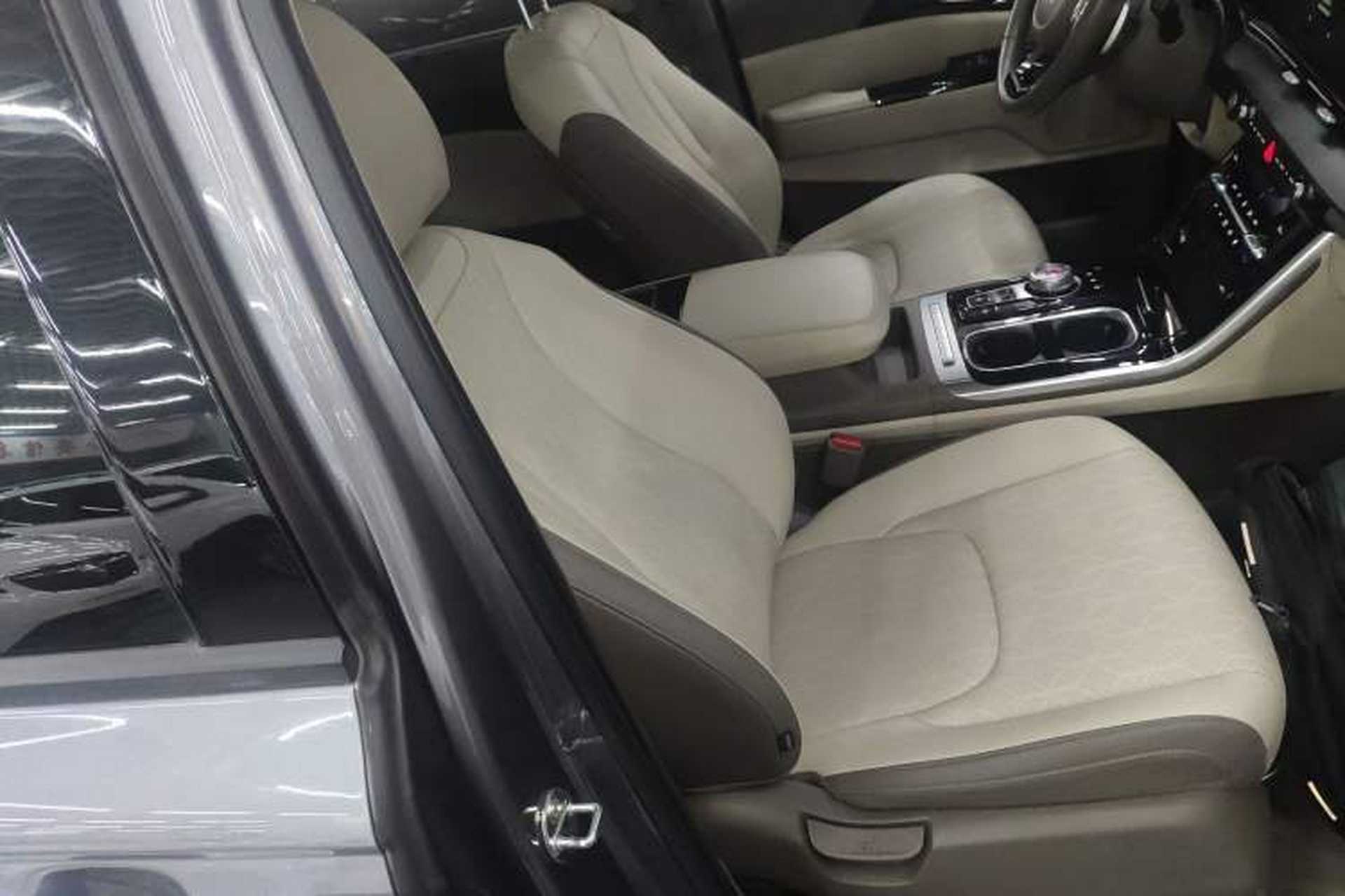 Used Kia Carnival 2021 2.0T Luxury Edition Right Front Seat