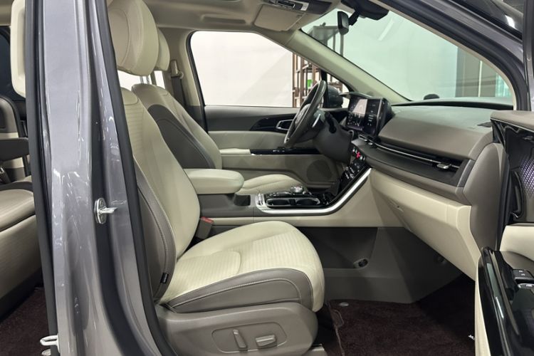 Used Kia Carnival 2021 2.0T Flagship Edition Right Front Seat