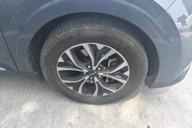 Used Kia Carnival 2021 2.0T Flagship Edition Right Front Wheel Hub