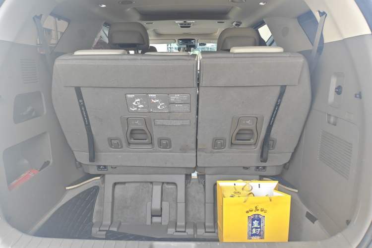Used Kia Carnival 2021 2.0T Flagship Edition Trunk