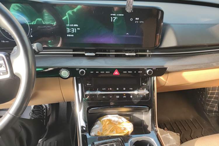 Used Kia Carnival 2021 2.0T Flagship Edition Audio And AC Panel