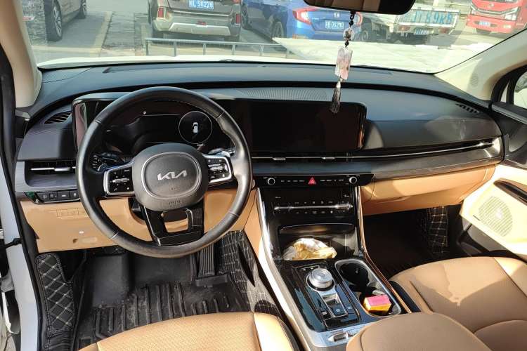 Used Kia Carnival 2021 2.0T Flagship Edition Center Console