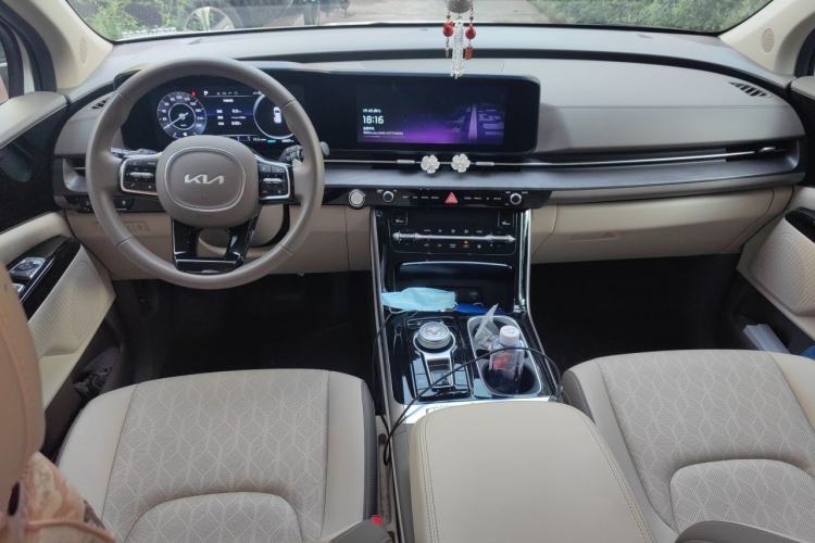 Used Kia Carnival 2021 2.0T Luxury Tech Edition Center Console