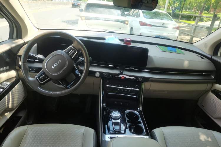 Used Kia Carnival 2021 2.0T Flagship Edition Center Console