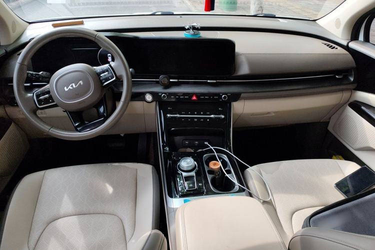 Used Kia Carnival 2021 2.0T Luxury Tech Edition Center Console