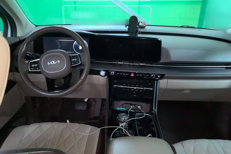 Used Kia Carnival 2021 2.0T Luxury Tech Edition Center Console