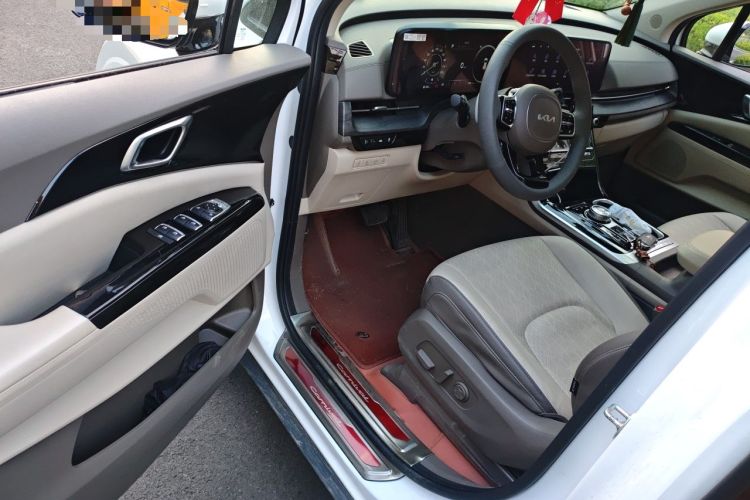 Used Kia Carnival 2021 2.0T Luxury Tech Edition Driver Seat