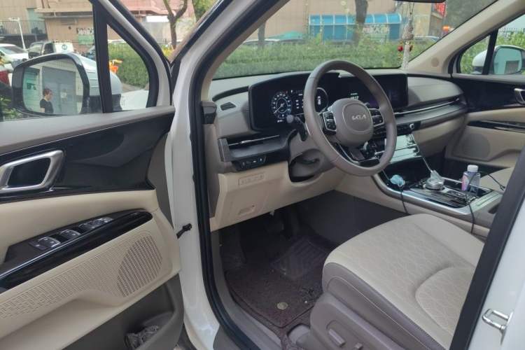 Used Kia Carnival 2021 2.0T Luxury Tech Edition Driver Seat