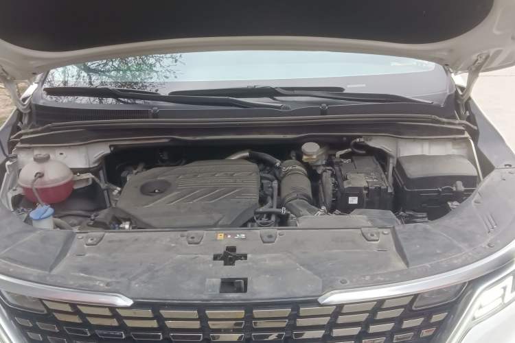 Used Kia Carnival 2021 2.0T Flagship Edition Engine Bay
