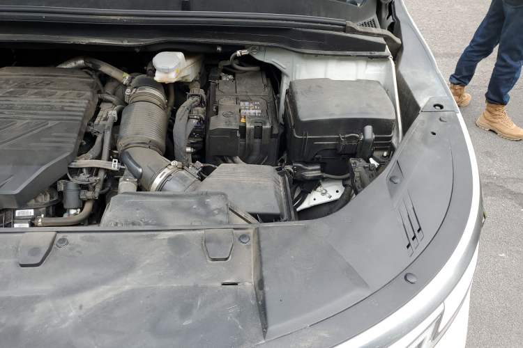 Used Kia Carnival 2021 2.0T Flagship Edition Engine Bay Left