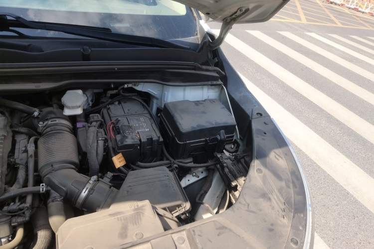 Used Kia Carnival 2021 2.0T Flagship Edition Engine Bay Left