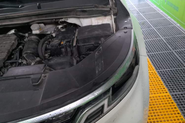 Used Kia Carnival 2021 2.0T Luxury Tech Edition Engine Bay Left