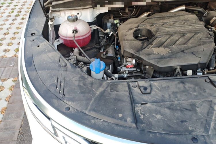 Used Kia Carnival 2021 2.0T Luxury Tech Edition Engine Bay Right