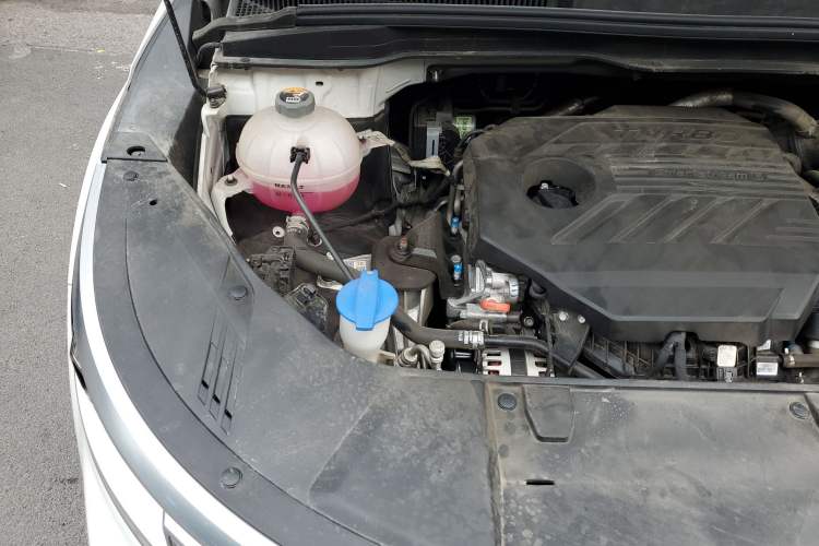 Used Kia Carnival 2021 2.0T Flagship Edition Engine Bay Right