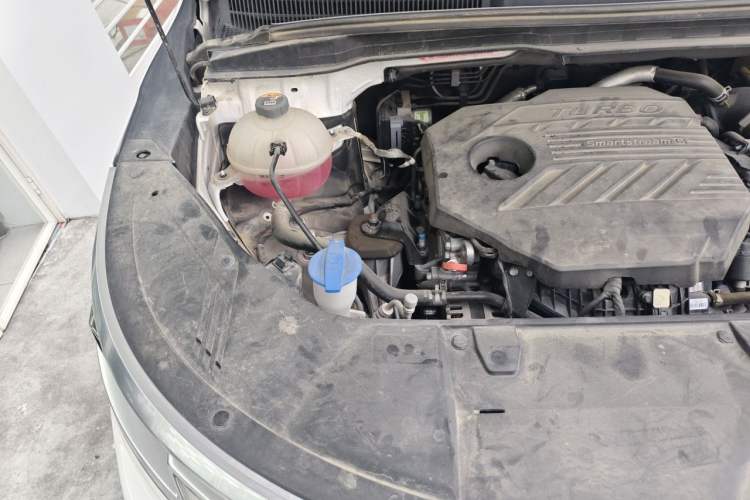 Used Kia Carnival 2021 2.0T Flagship Edition Engine Bay Right