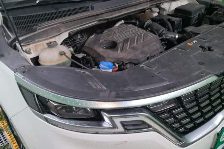 Used Kia Carnival 2021 2.0T Luxury Tech Edition Engine Bay Right